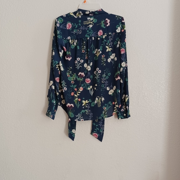3 items for $20 Loft blouse - Picture 2 of 4